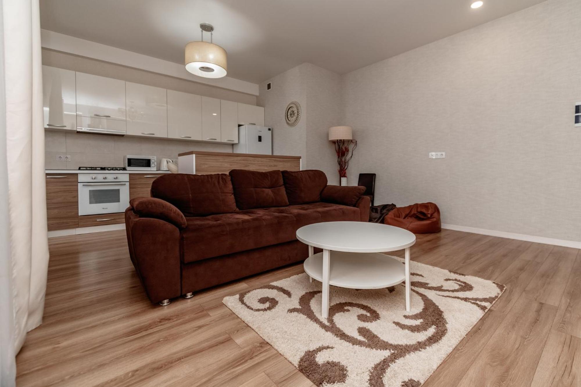 Extra Grand Lev Tolstoi Two Bedrooms Chisinau Exterior photo